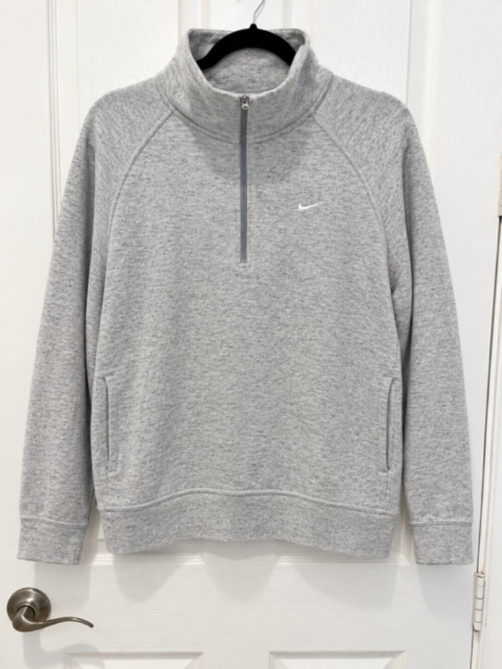Nike XL Gray Heather Quarter Zip Pullover Women’s Athleisure Cozy Minimalist